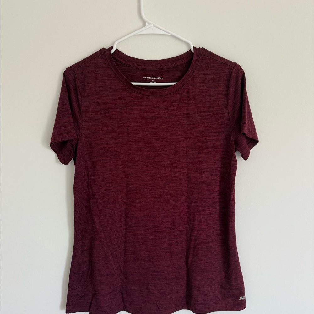 Amazon Essentials Burgundy Short Sleeve Tee